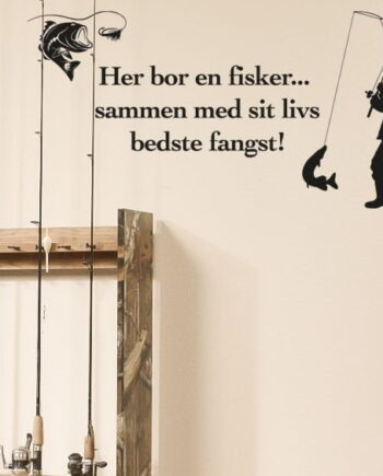 Her Bor En Fisker Wallsticker