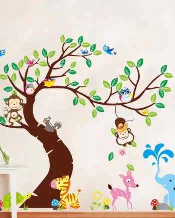 Stort Træ Med Små  Søde Dyr Wallsticker